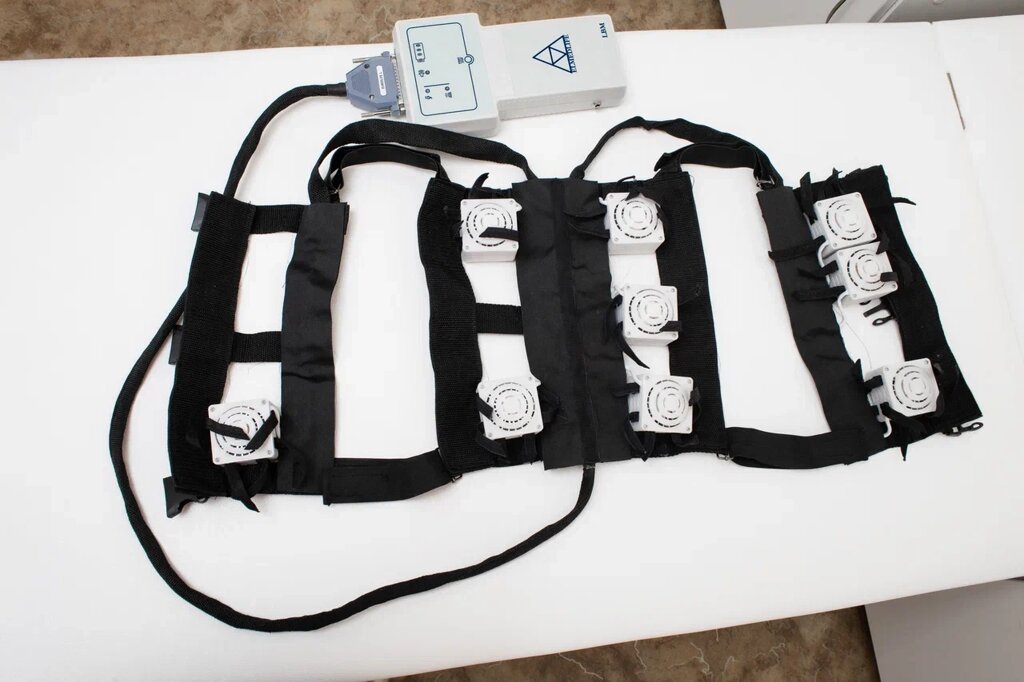 Аппарат для неинвазивного облучения импульсным инфракрасным и красным светом Elmedlife L